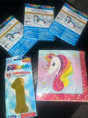 Unicorn Rainbow Party Napkins & Gold Number 1 Foil Balloon - Multicolor